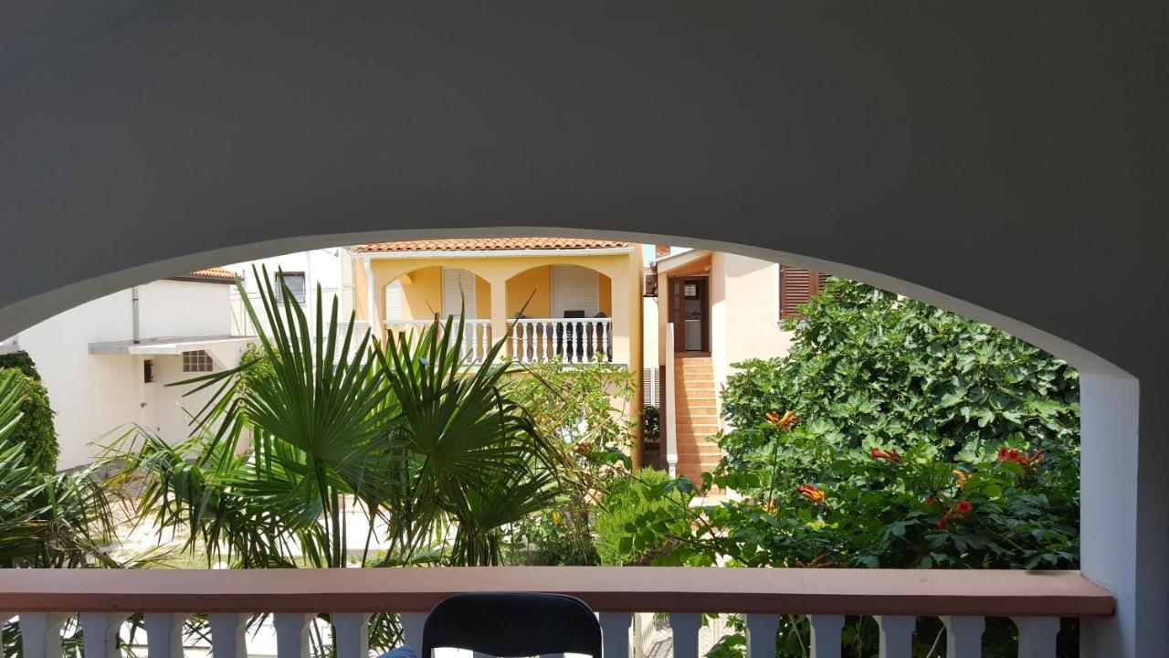 Apartments Kore Vir Ngoại thất bức ảnh