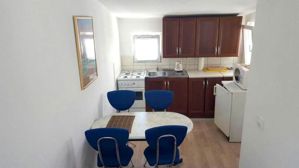 Apartments Kore Vir Ngoại thất bức ảnh