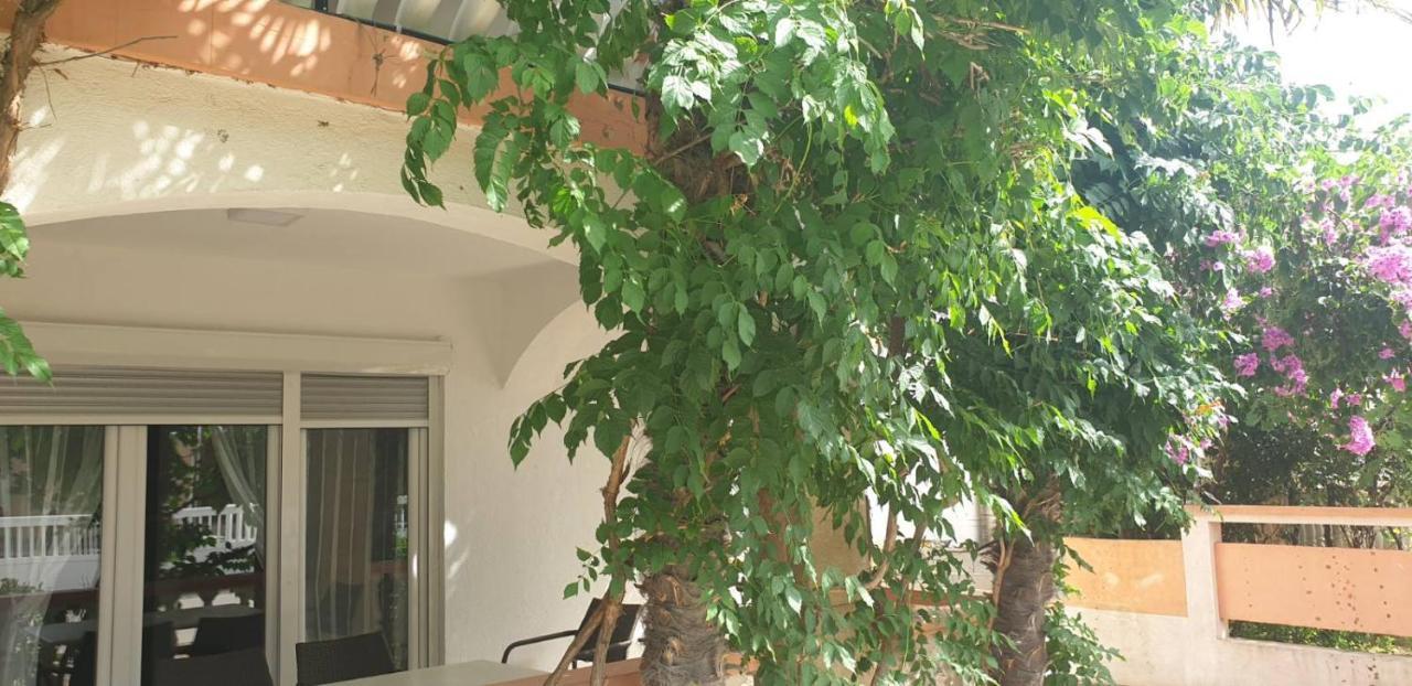 Apartments Kore Vir Ngoại thất bức ảnh