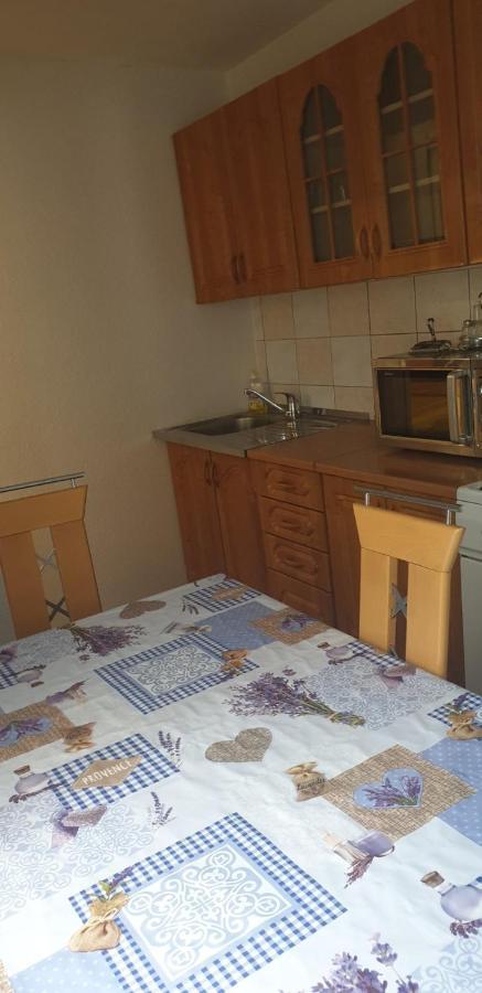 Apartments Kore Vir Ngoại thất bức ảnh