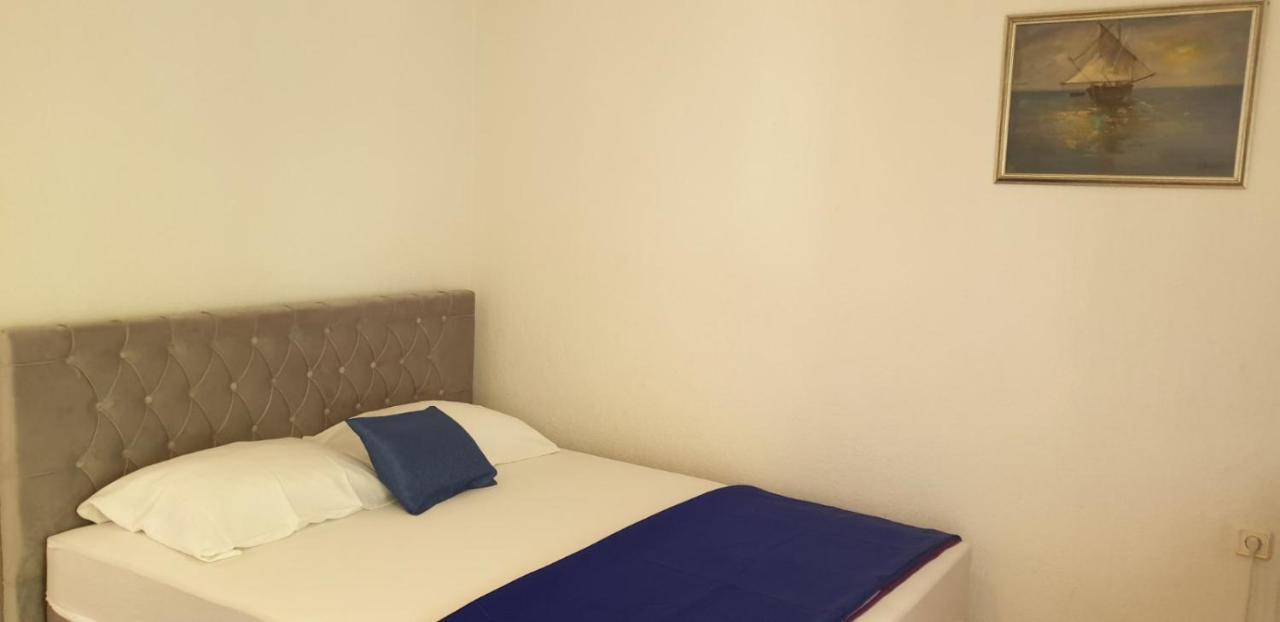 Apartments Kore Vir Ngoại thất bức ảnh